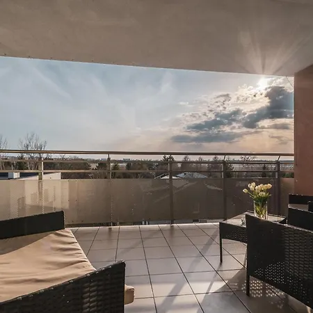 Апартаменты Maroks Zolwia Apartment, Sun&snow Варшава